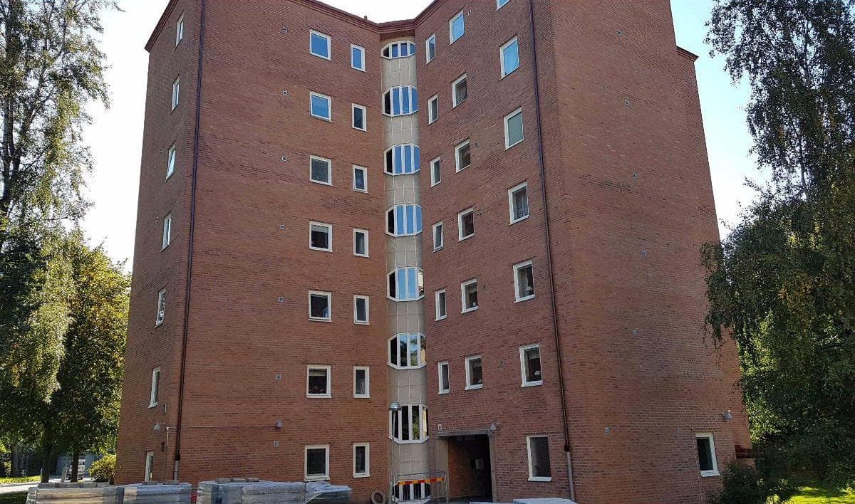 Dörrar och portar ses över under november